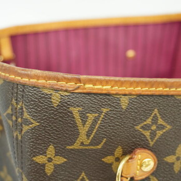 Louis Vuitton Monogram Neverfull MM Tote Bag - Picture 7 of 10